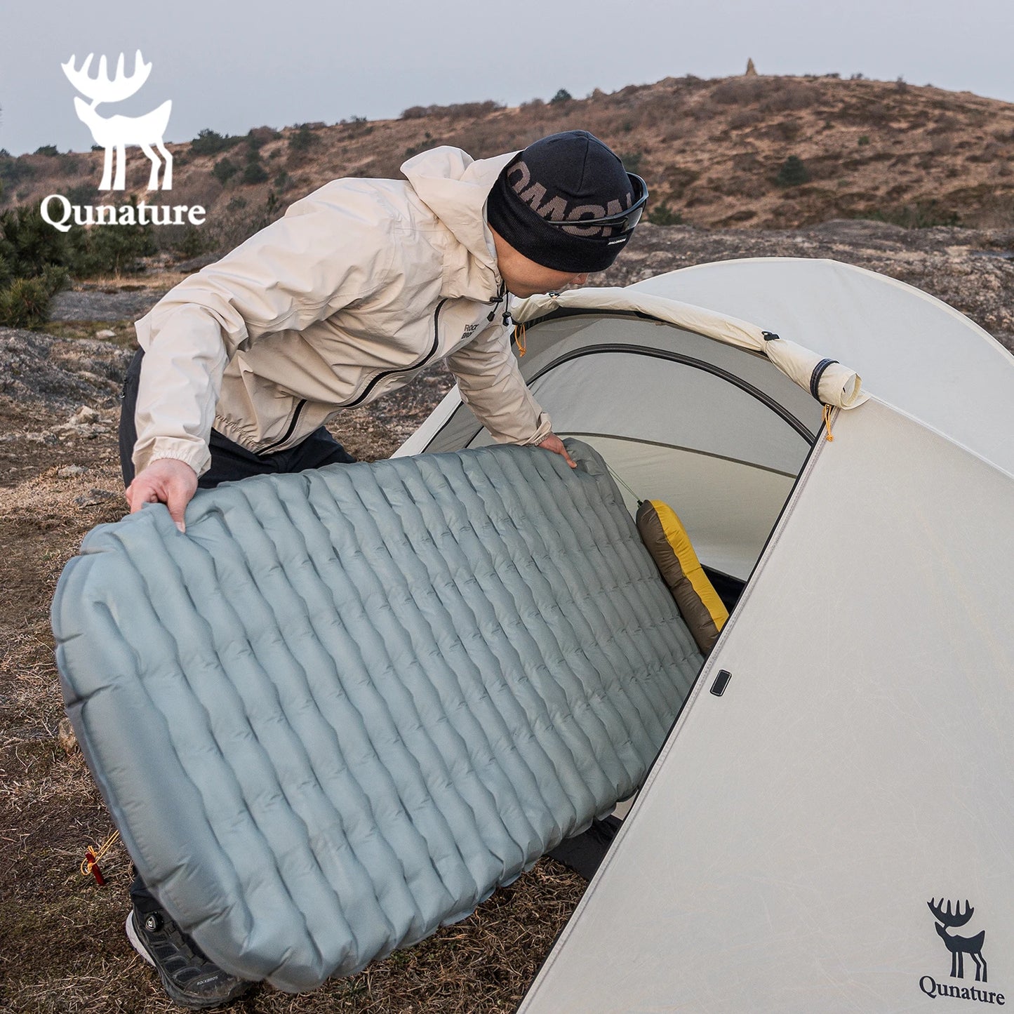 Qunature Ultralight Outdoor Camping Inflatable Sleeping Pad